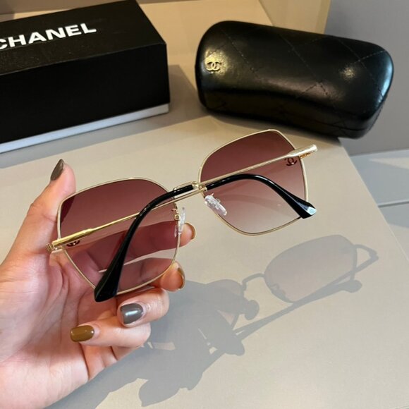 Chanel Sunglasses Woman's wide - Picture 2 of 6